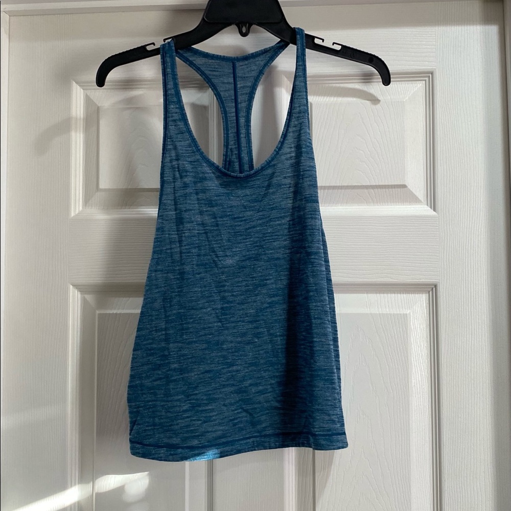 Lululemon ladies tank is a size XSmall.